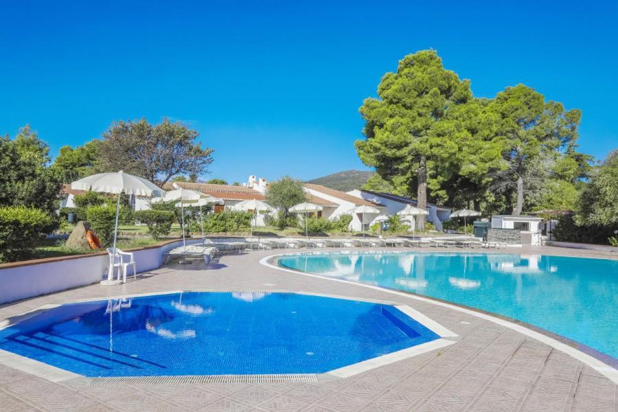 Nicolaus Club Li Cucutti Hotel Agrustos Exterior photo